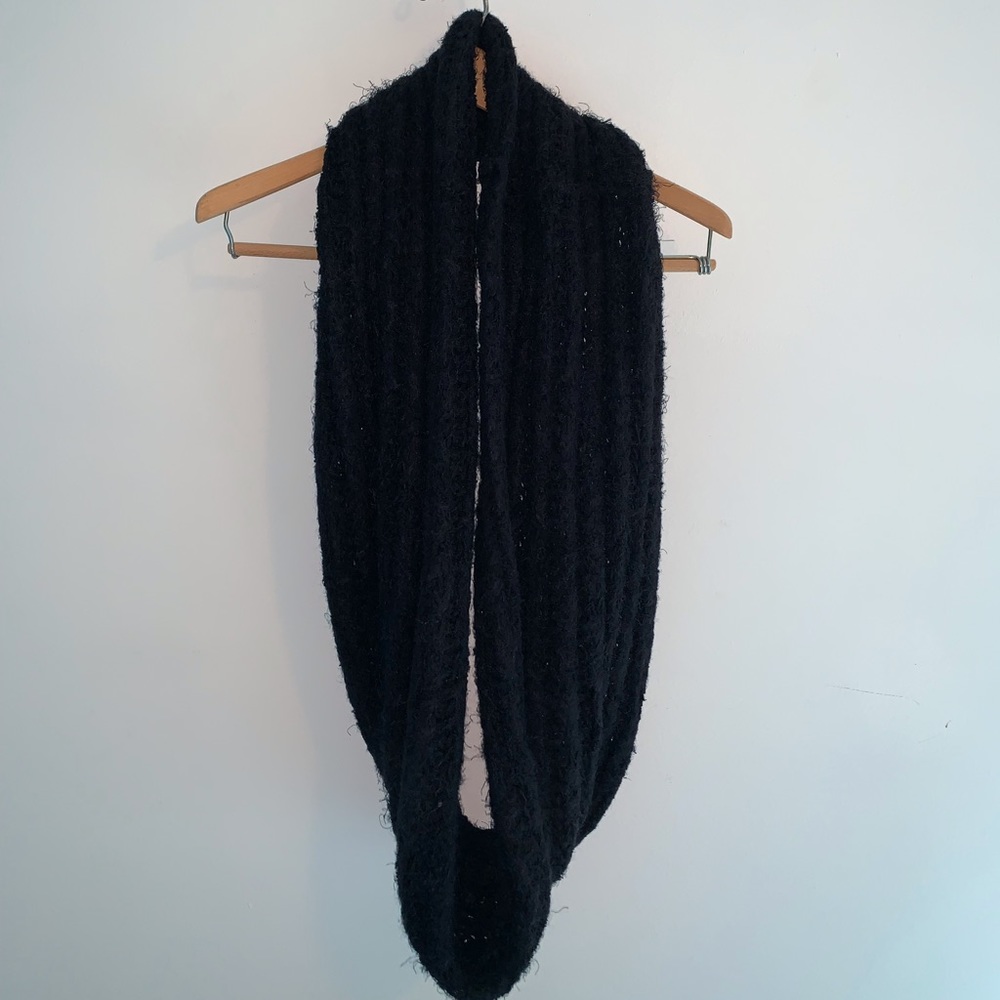 Black Infinity Scarf - Picture 2 of 3